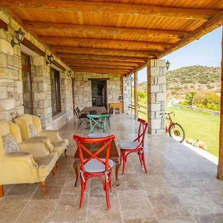 Urla - Tas Dag Evi Izmir